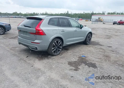 2024 Volvo Xc60 B5 Ultimate Dark Theme z USA, uszkodzony, nr VIN YV4L12RM0R1719376